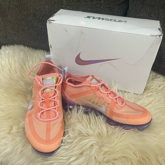 Nike Shoes - Nike